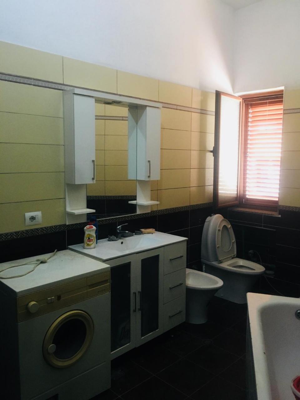 Port Side Rooms Durres Bagian luar foto
