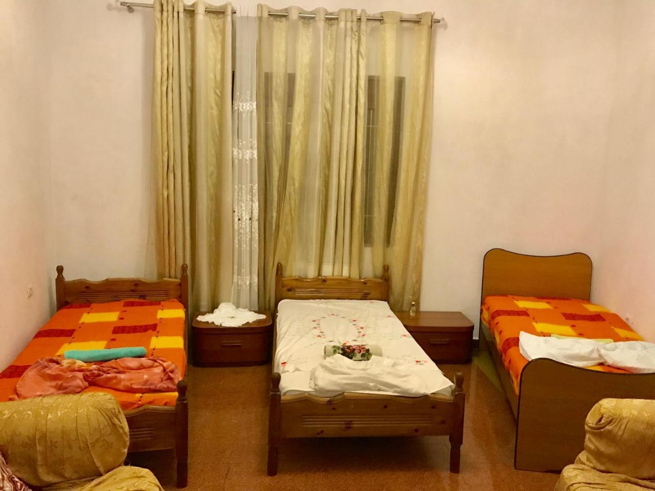 Port Side Rooms Durres Bagian luar foto