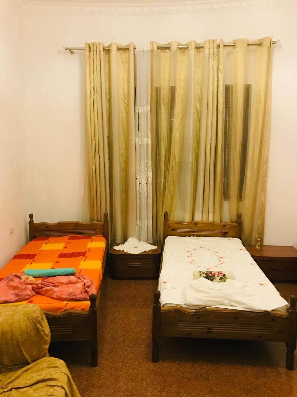 Port Side Rooms Durres Bagian luar foto