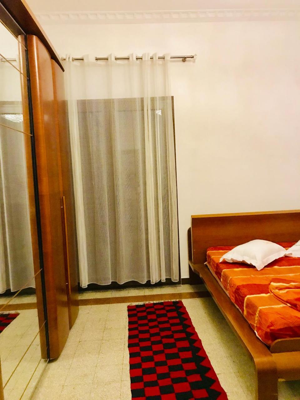 Port Side Rooms Durres Bagian luar foto